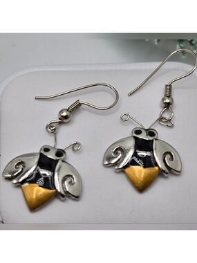 ✨2/$10✨Honey Bumble Bee Insect Dangle Earrings Silver-tone Cute Delicate Casual